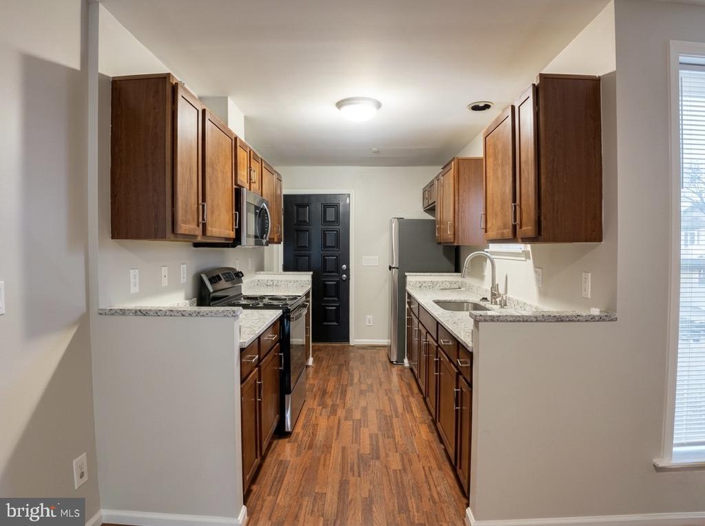 2410 E FAYETTE STREET