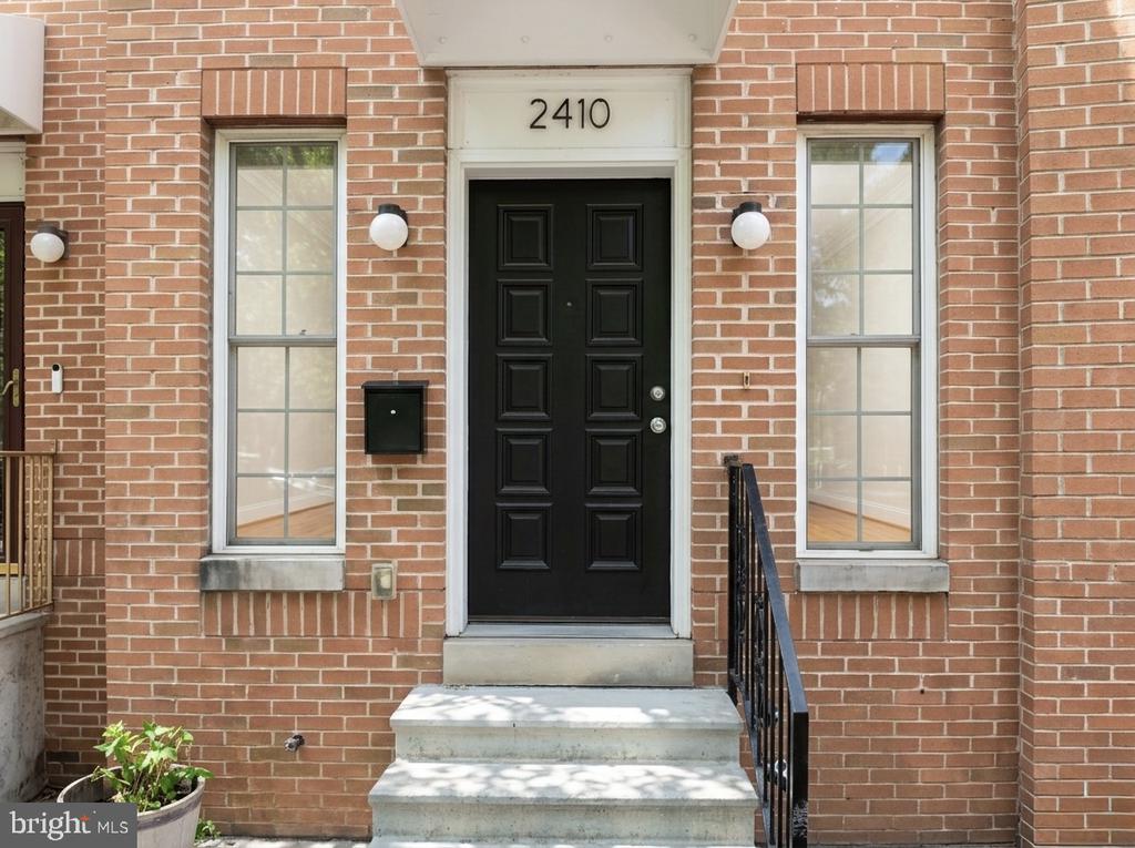2410 E FAYETTE STREET