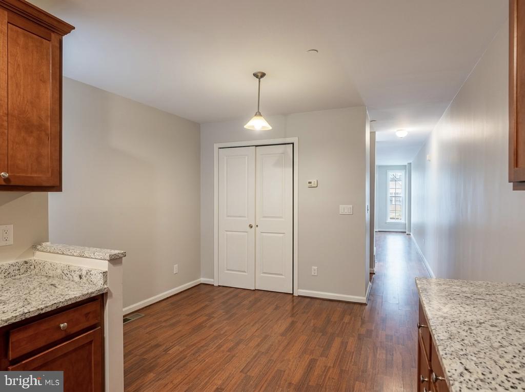 2410 E FAYETTE STREET