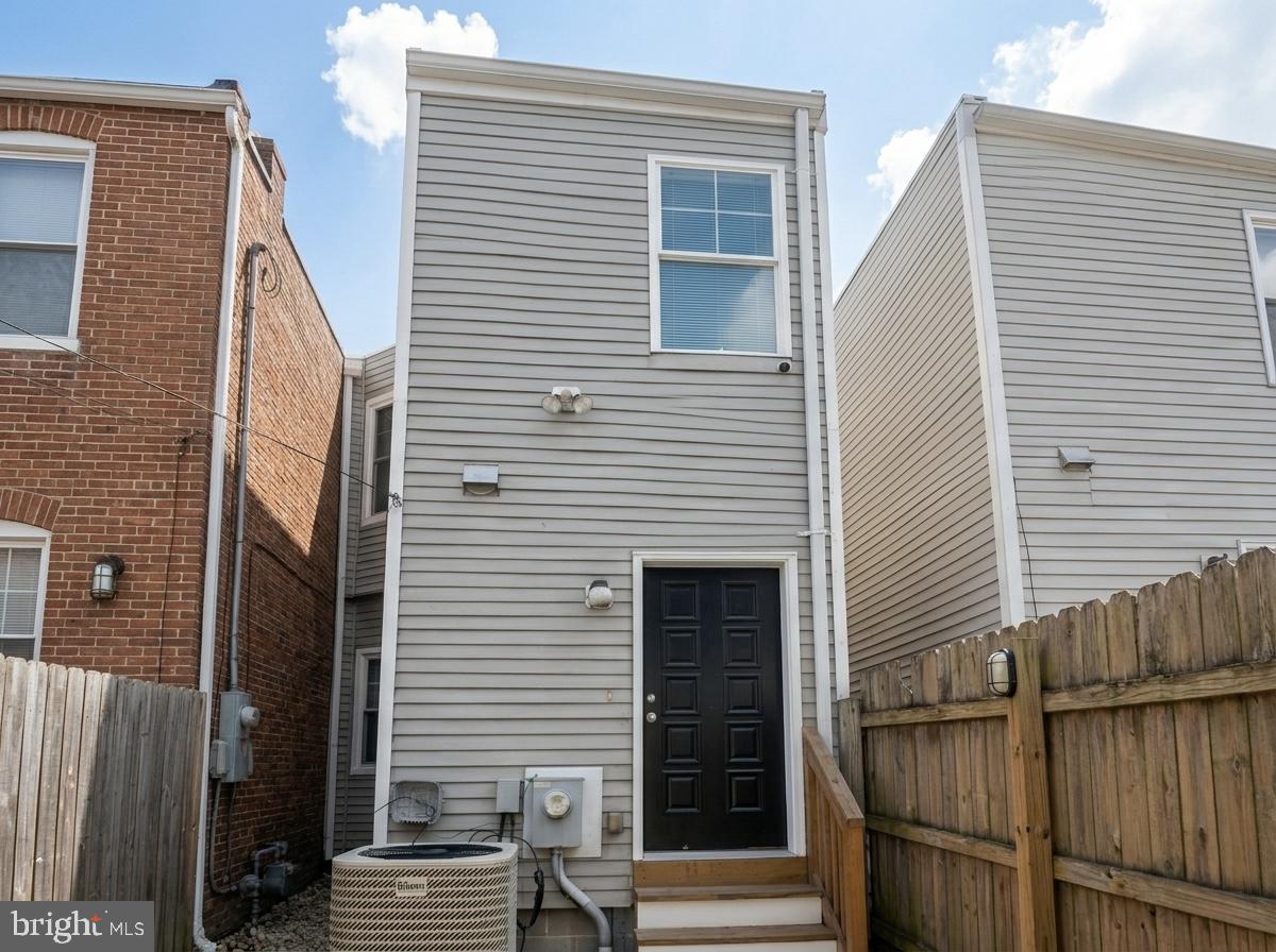 2410 E FAYETTE STREET