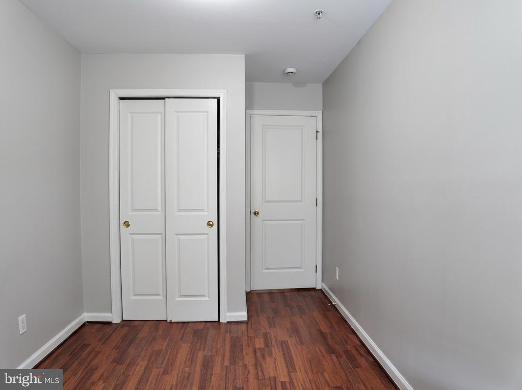 2410 E FAYETTE STREET