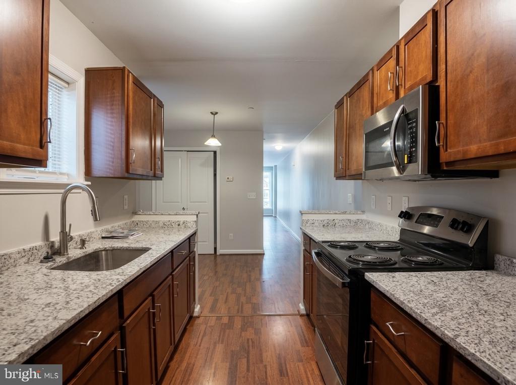 2410 E FAYETTE STREET