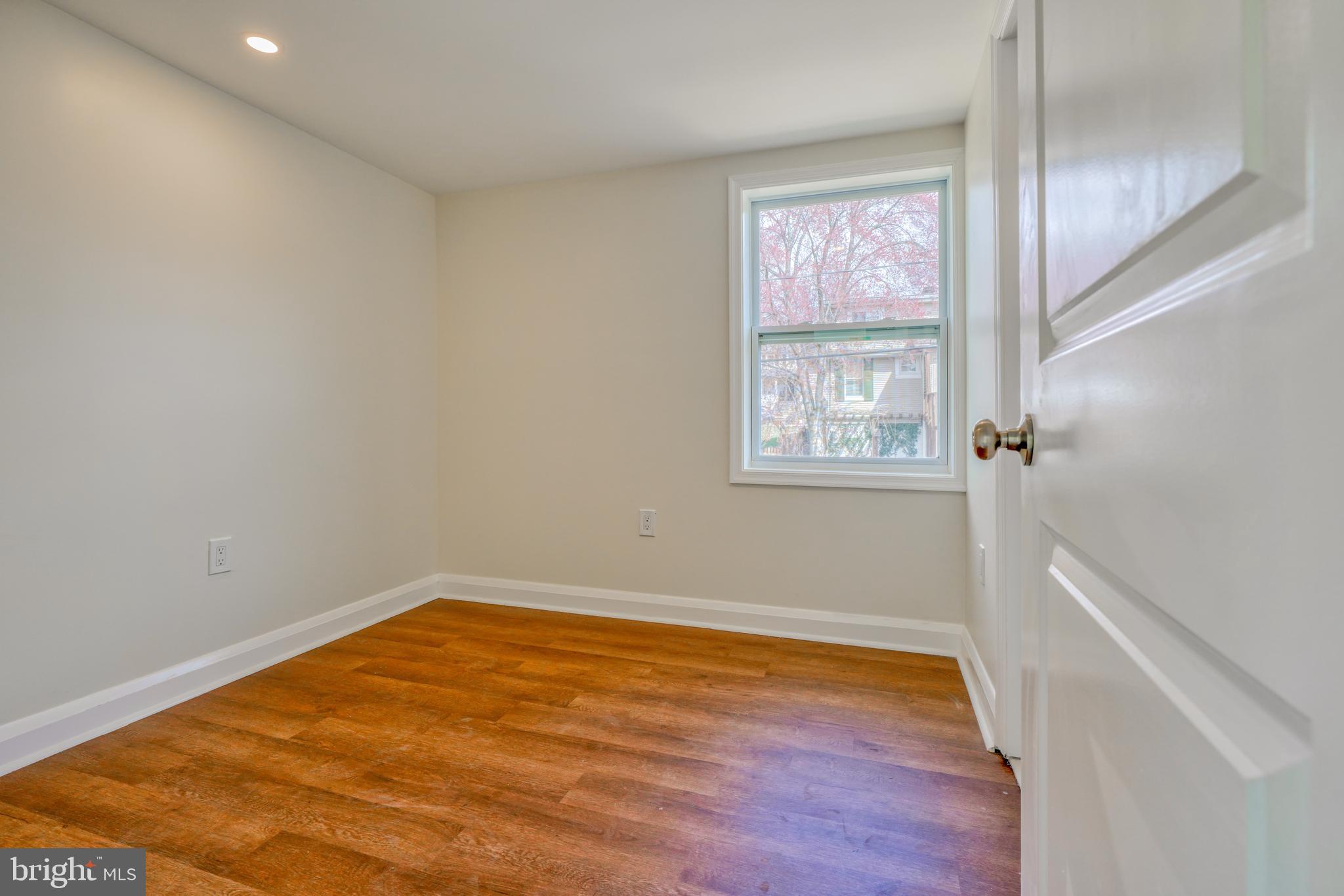 1016 Saint Albans Rd