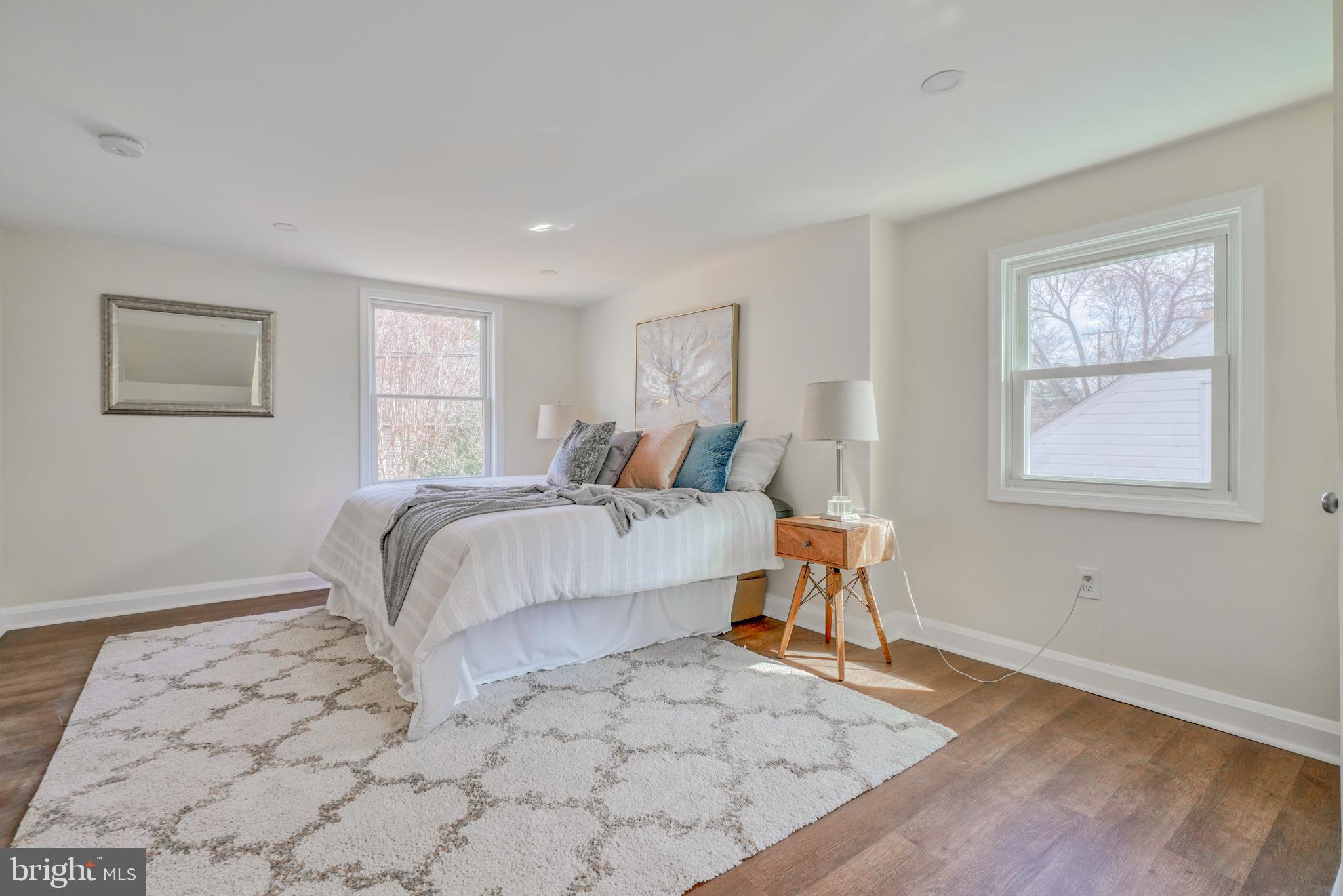 1016 Saint Albans Rd