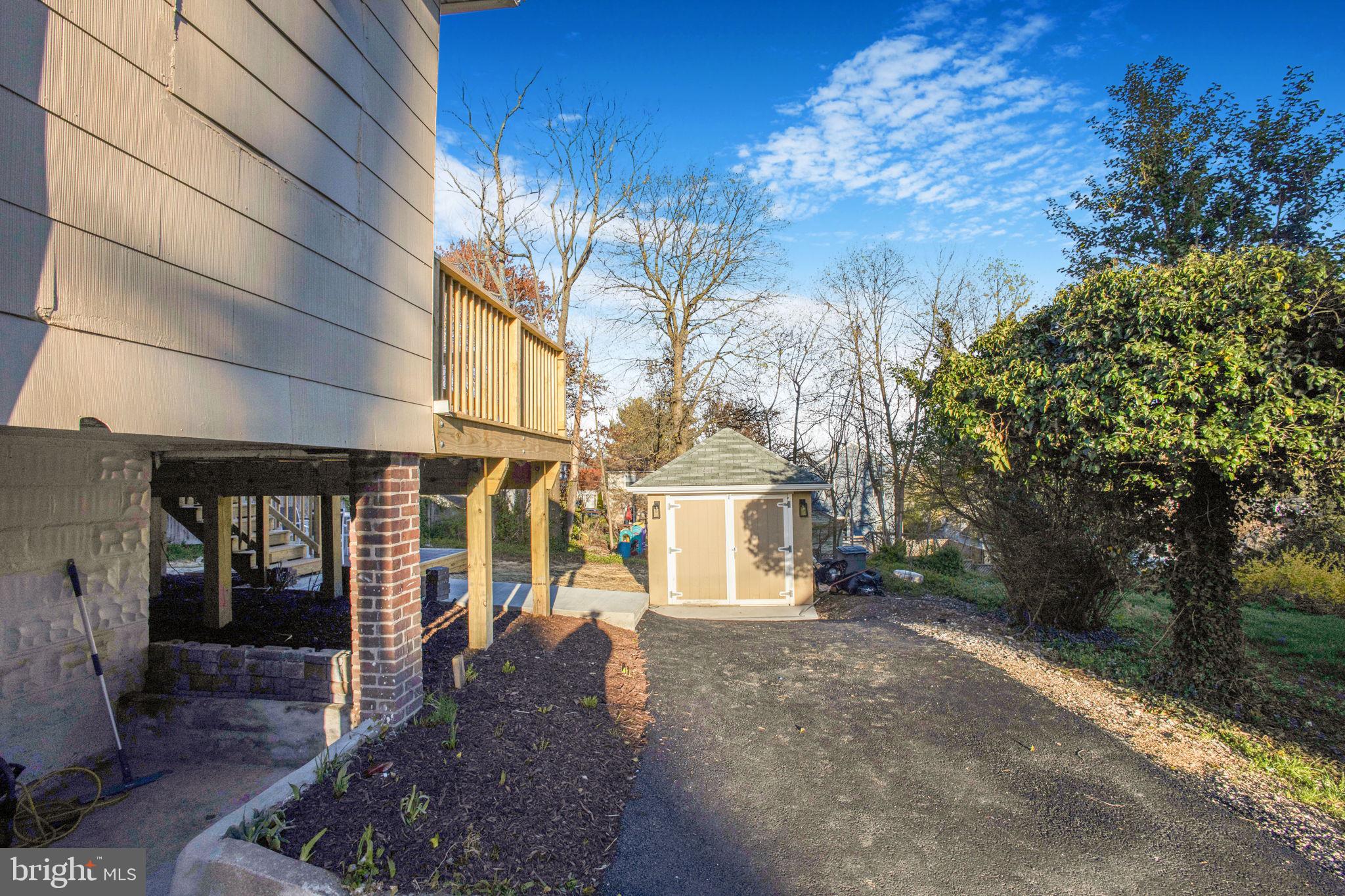6503 Crestwood Rd