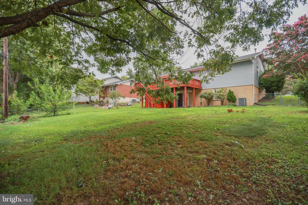 1616 Elligson Rd