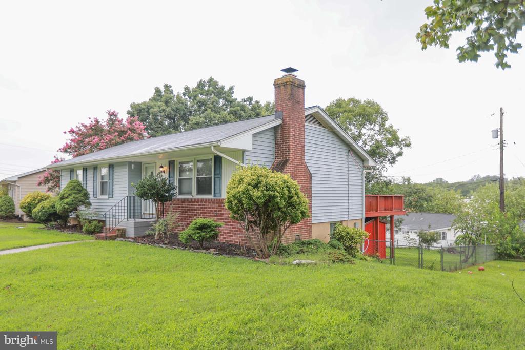 1616 Elligson Rd
