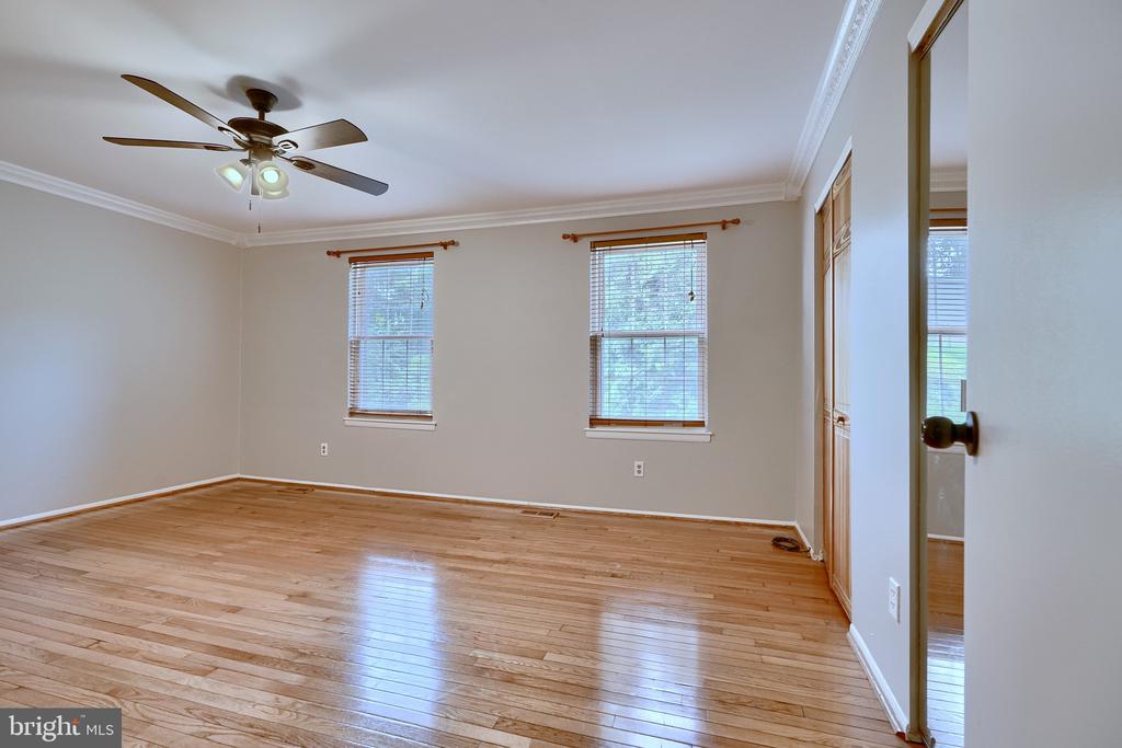 2525 Ebony Rd