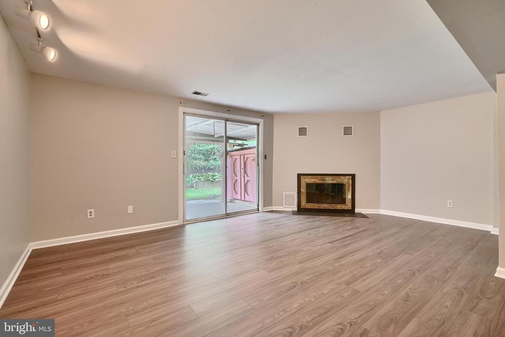 2525 Ebony Rd