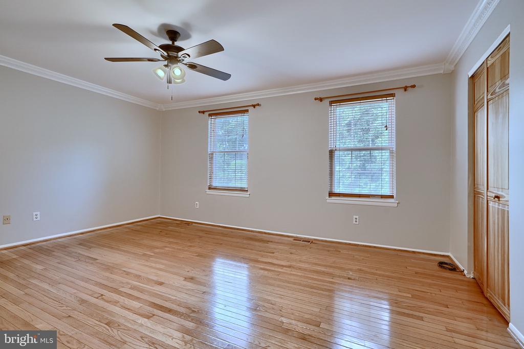 2525 Ebony Rd