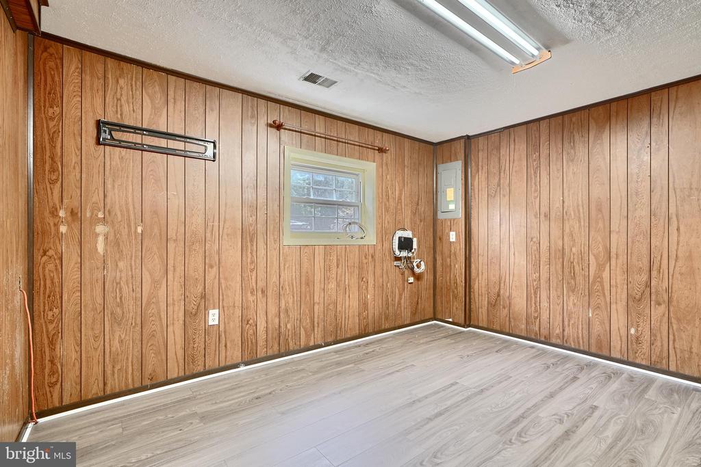 2525 Ebony Rd