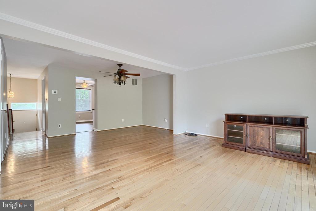 2525 Ebony Rd