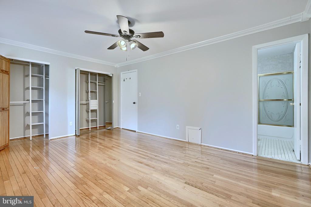 2525 Ebony Rd