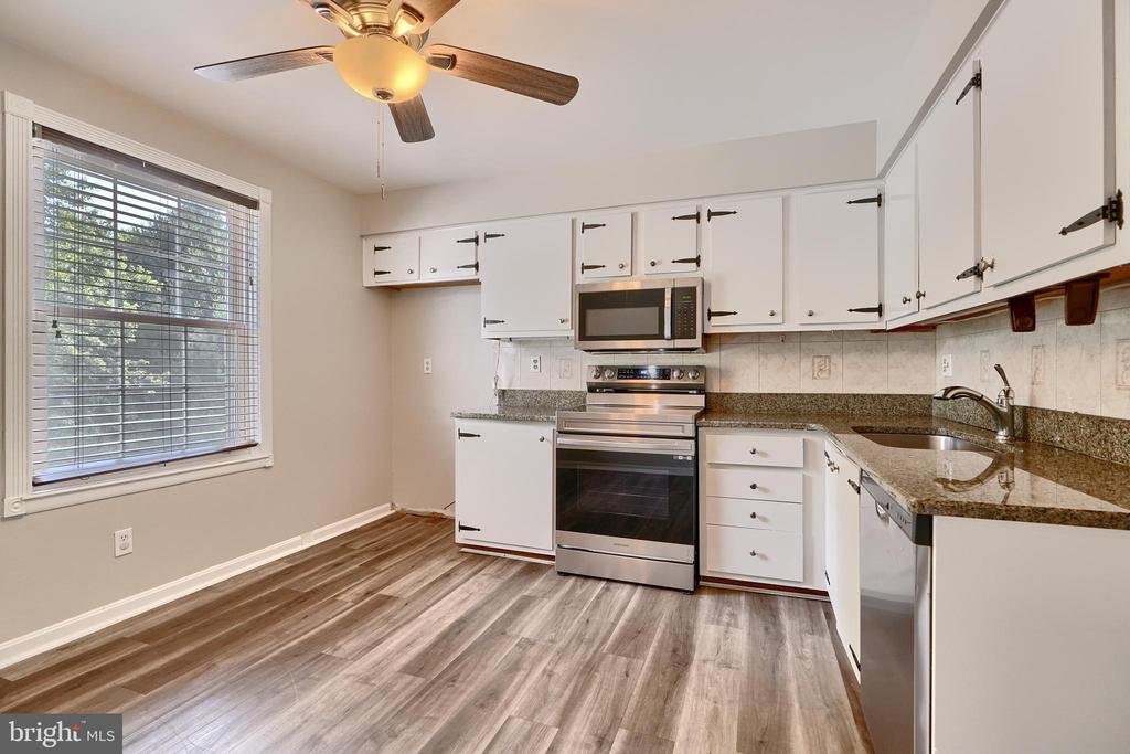 2525 Ebony Rd