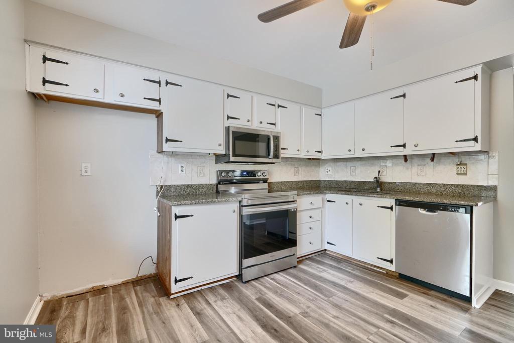 2525 Ebony Rd