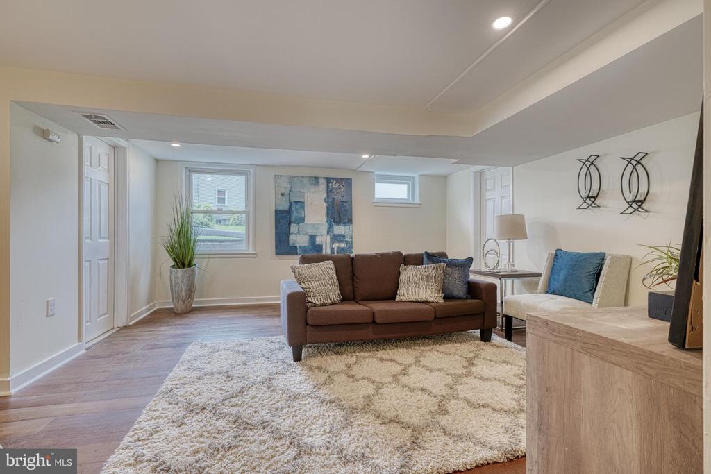 1411 Shefford Rd