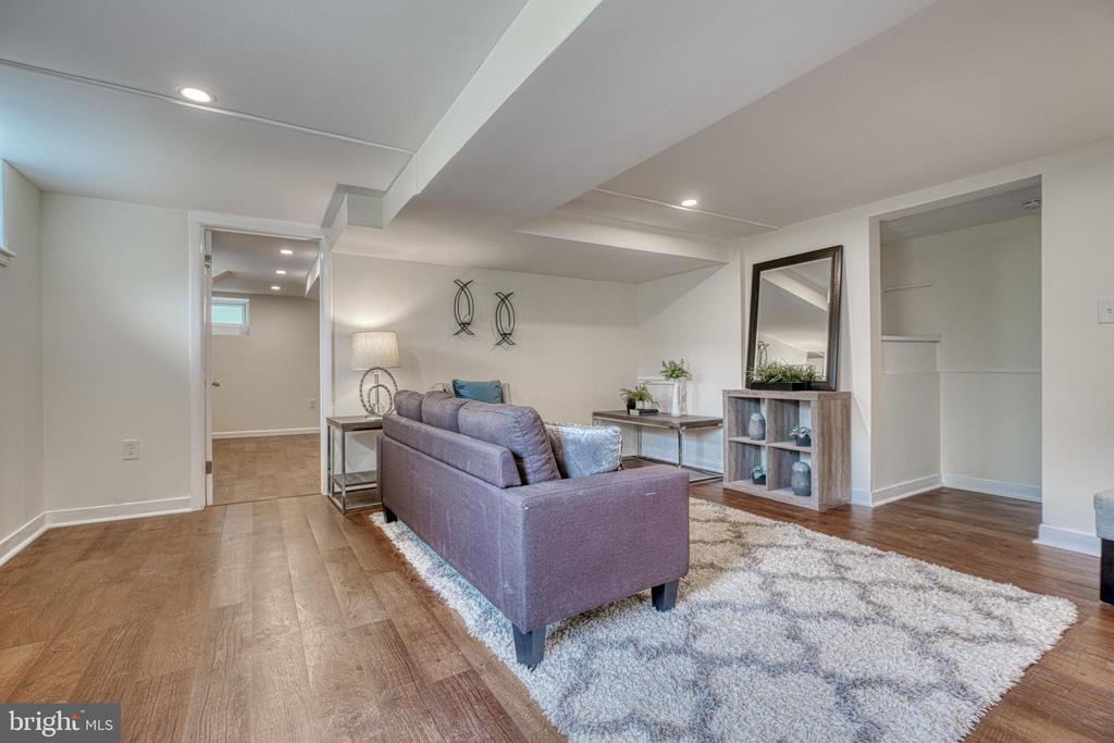 1411 Shefford Rd