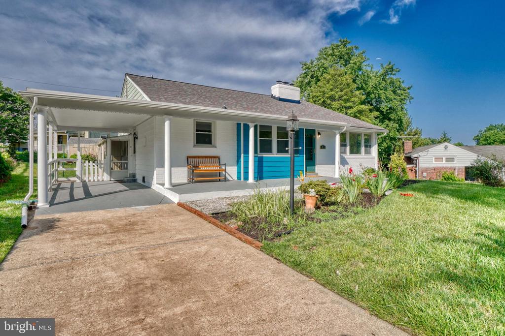 1411 Shefford Rd