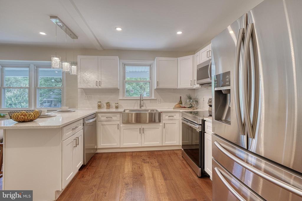 1411 Shefford Rd