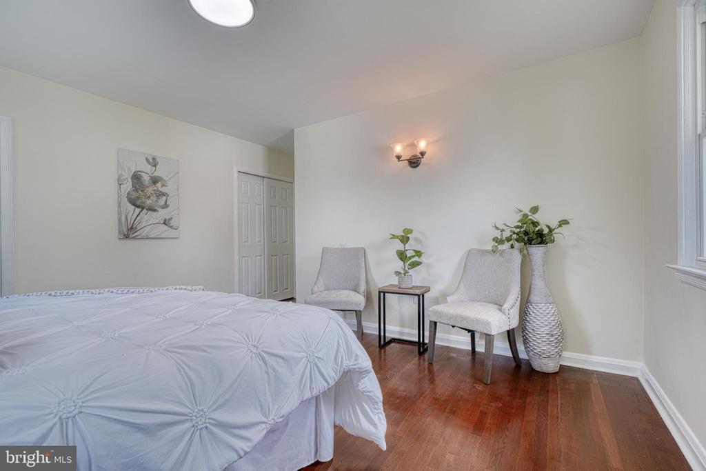 1411 Shefford Rd