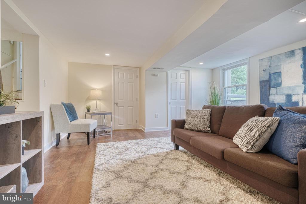 1411 Shefford Rd