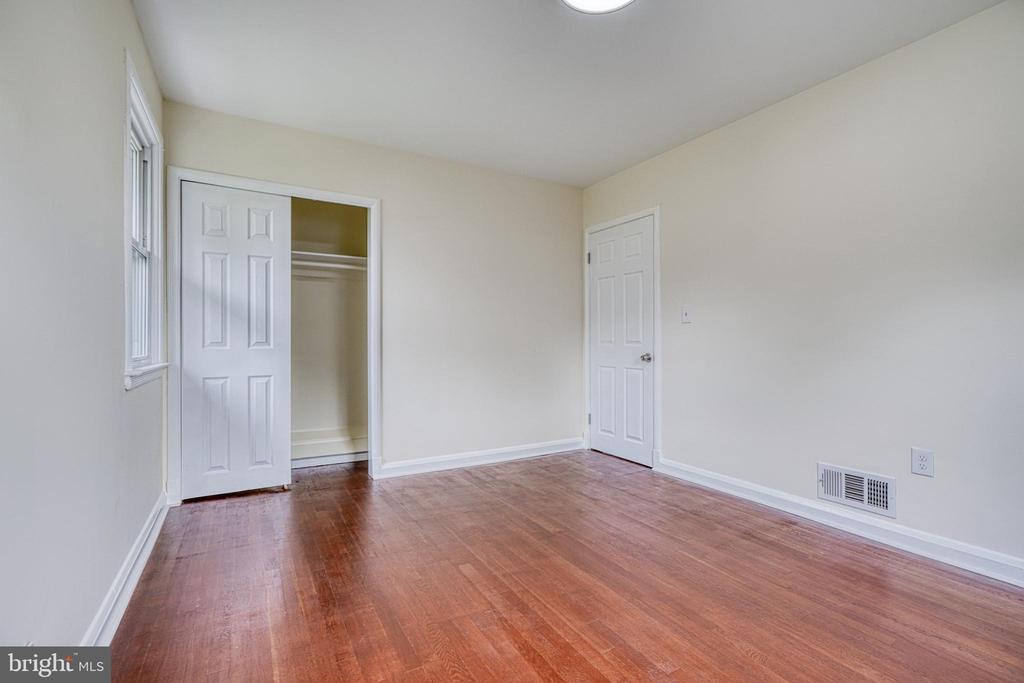 1411 Shefford Rd
