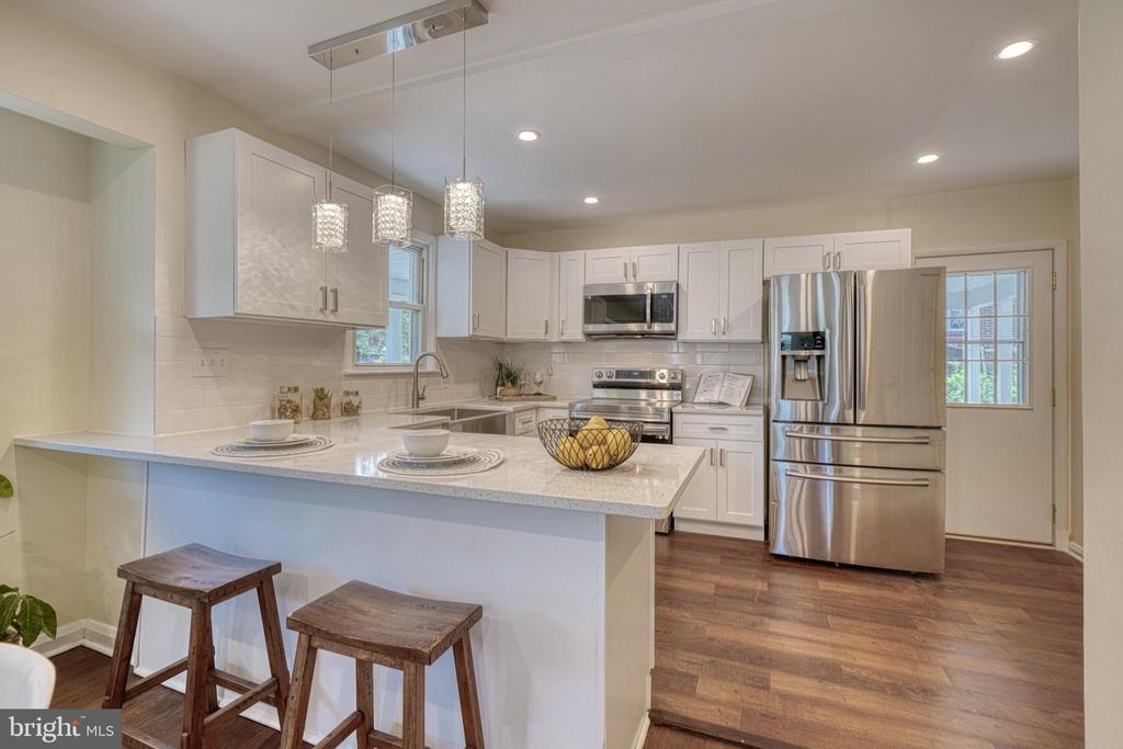 1411 Shefford Rd