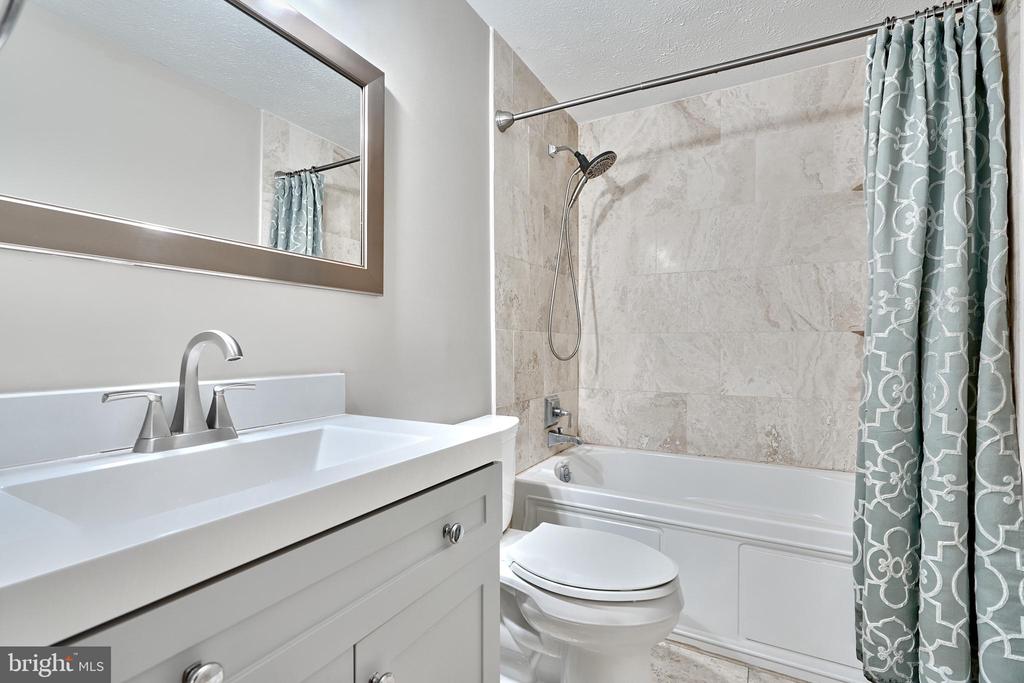 12 Shrewsbury Ct