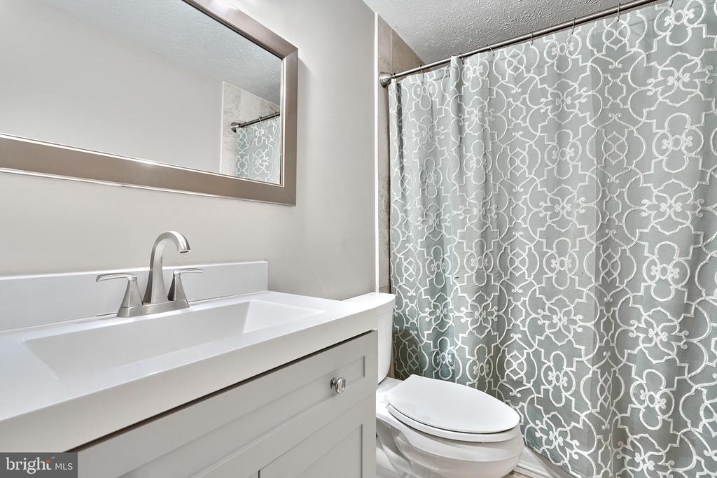12 Shrewsbury Ct