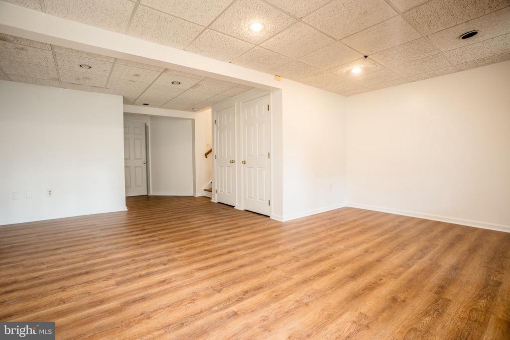 40 FENCEROW CT