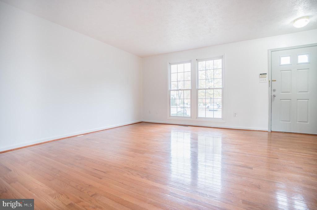 40 FENCEROW CT