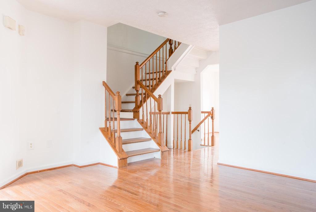 40 FENCEROW CT