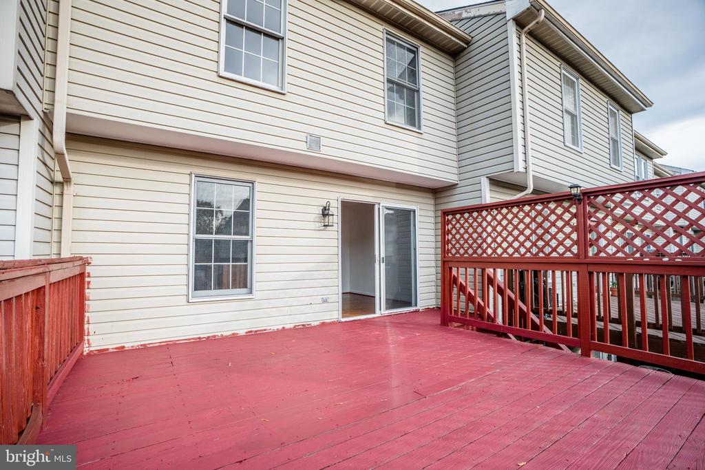 40 FENCEROW CT