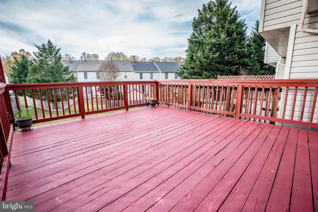 40 FENCEROW CT