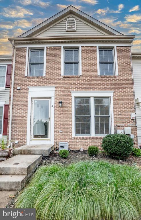 40 FENCEROW CT