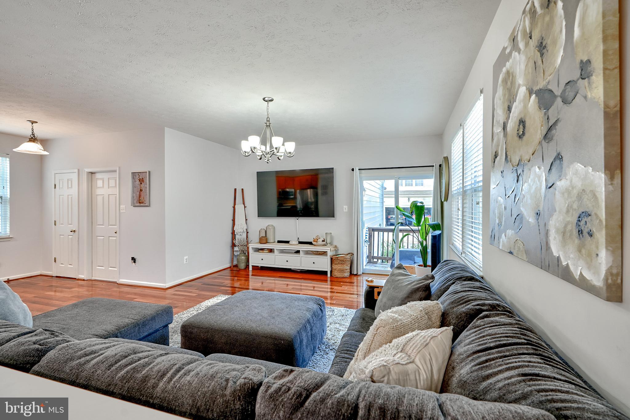 706 Nellis Rd