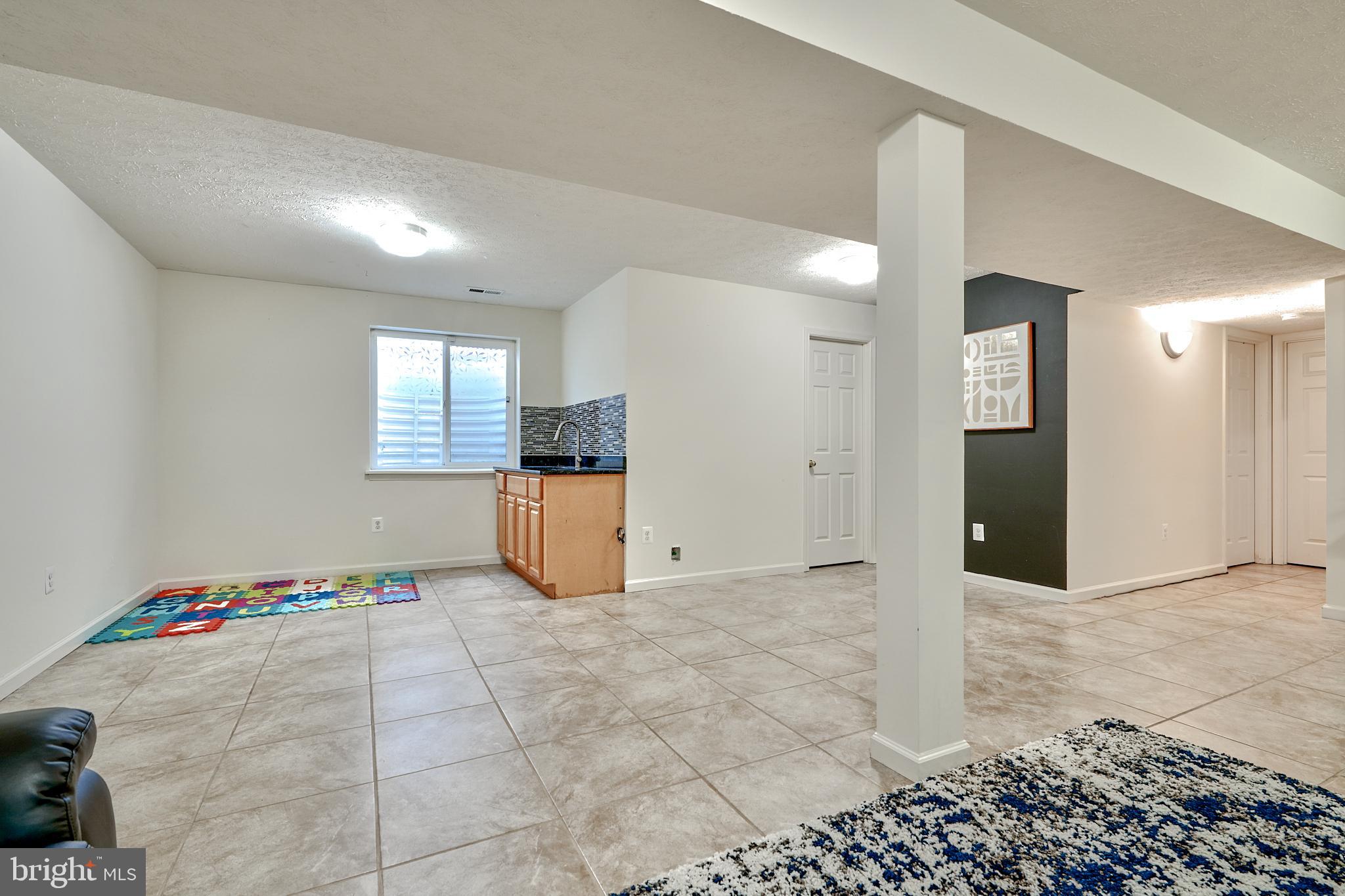 706 Nellis Rd