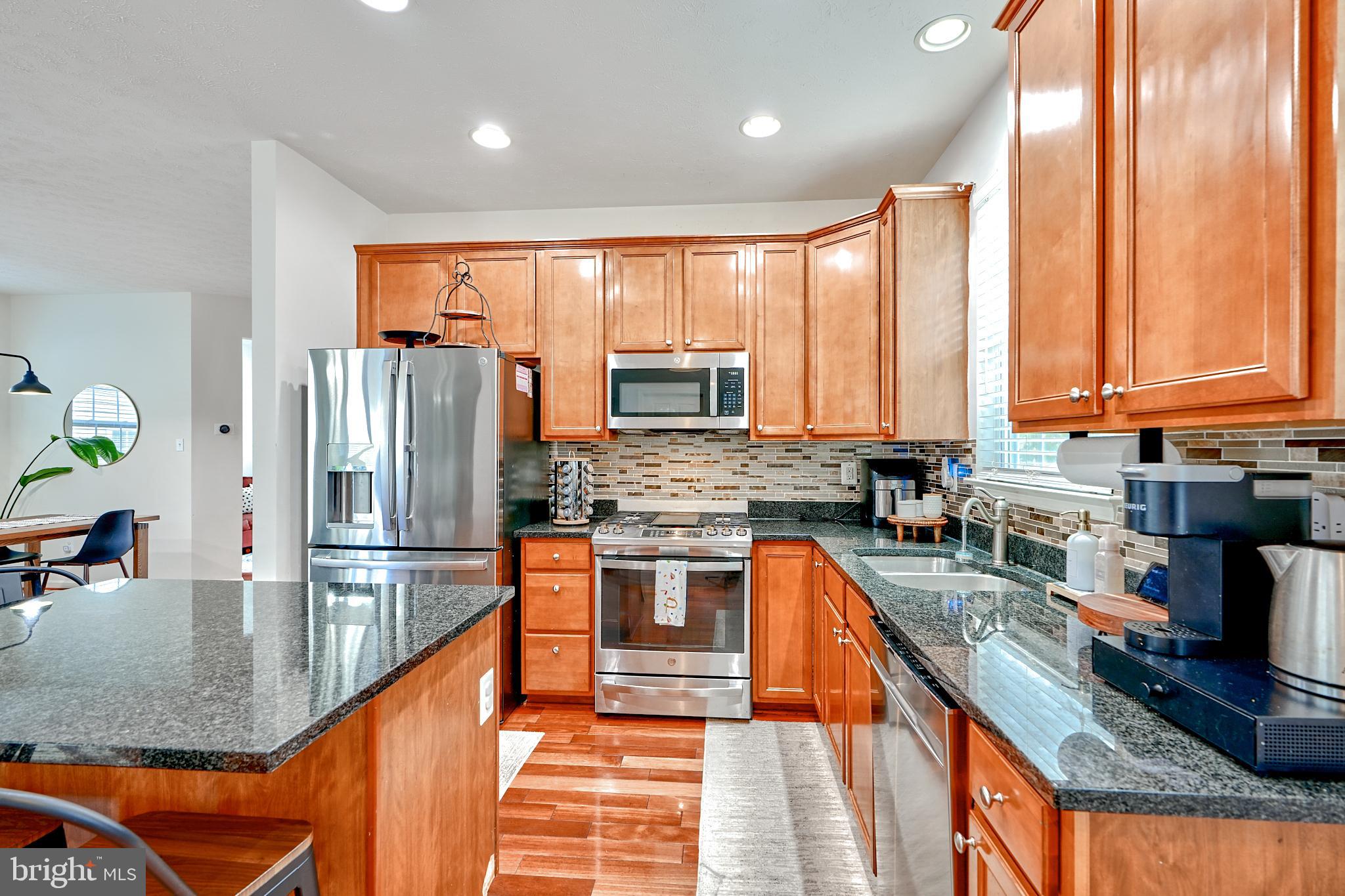 706 Nellis Rd