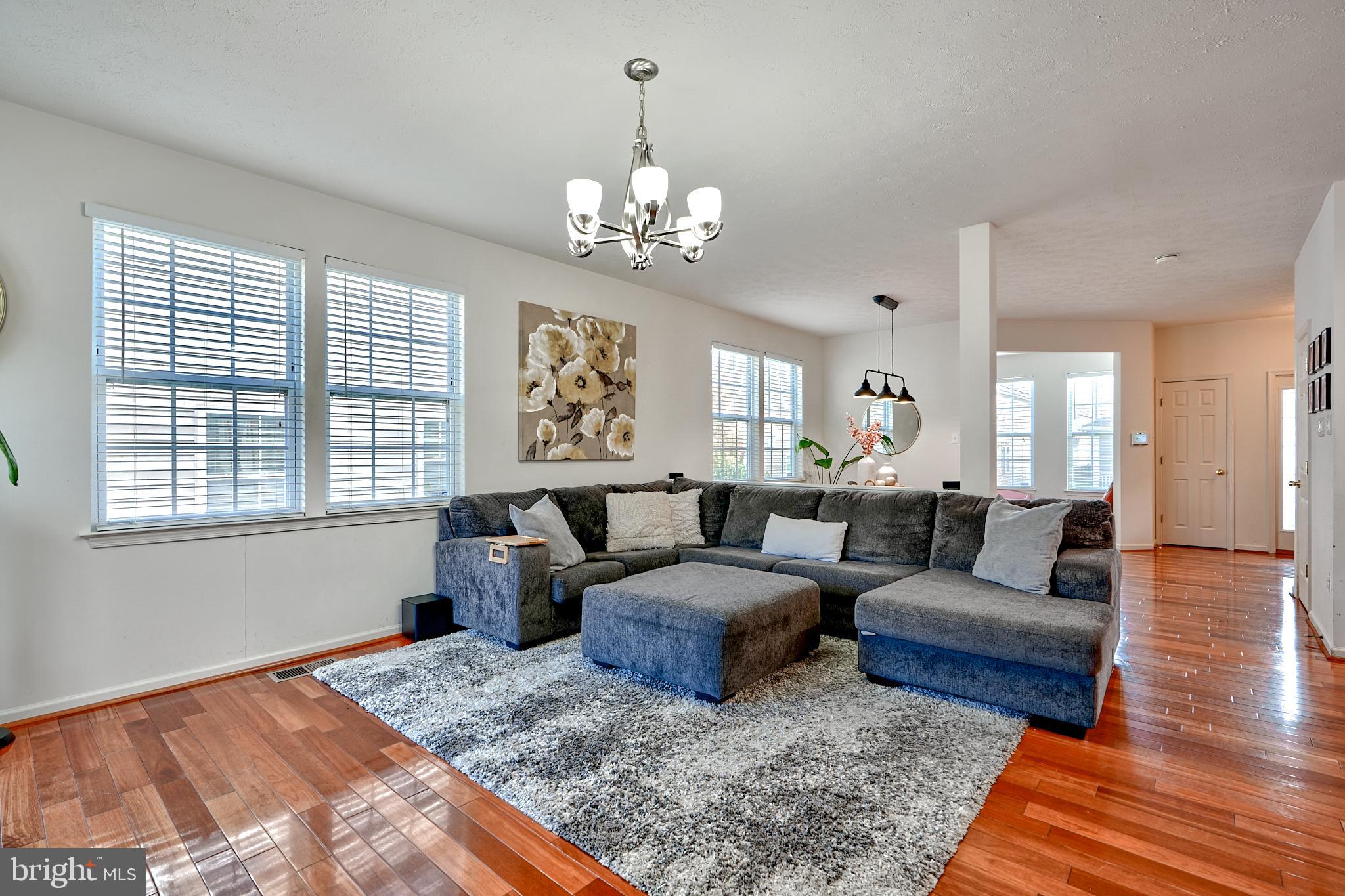 706 Nellis Rd