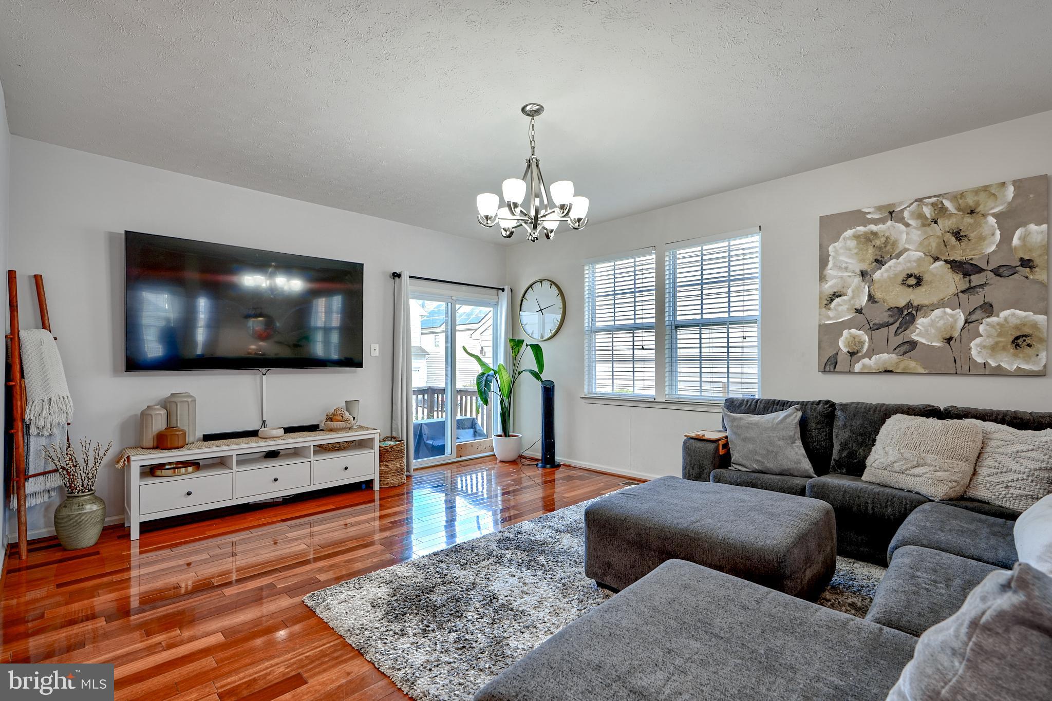 706 Nellis Rd