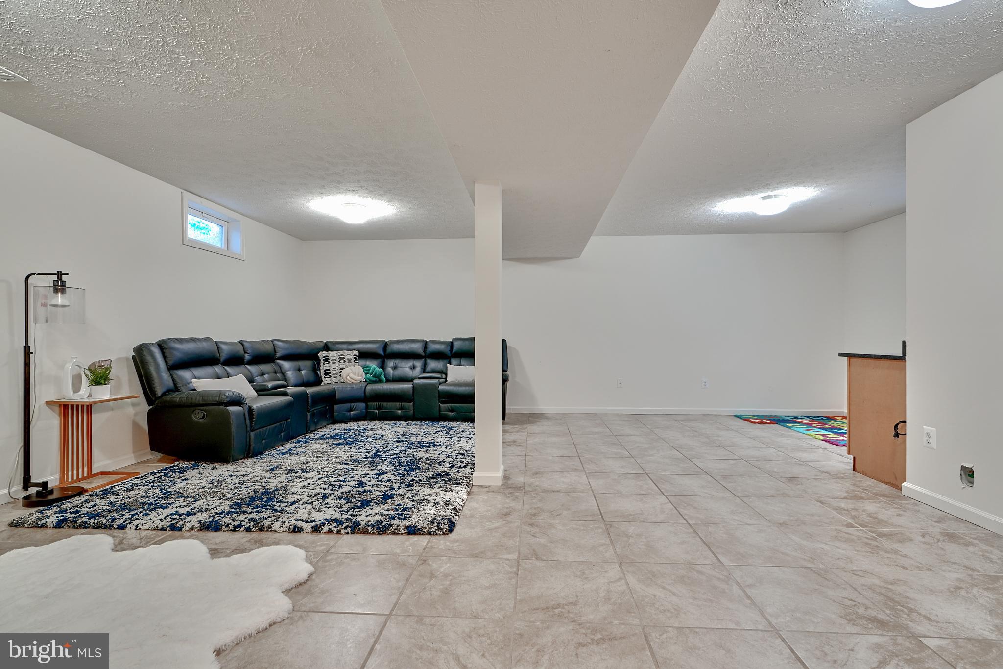 706 Nellis Rd