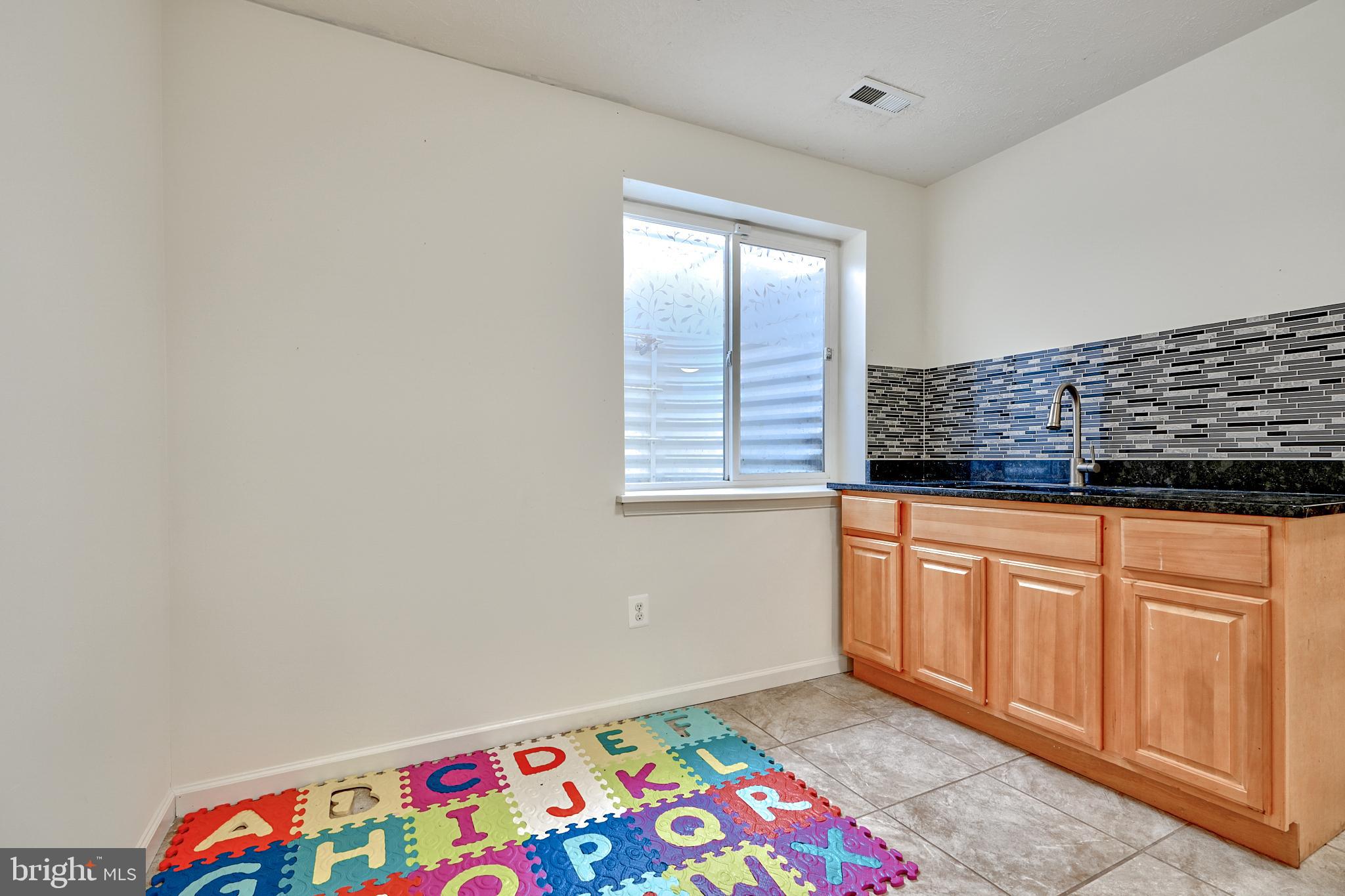 706 Nellis Rd