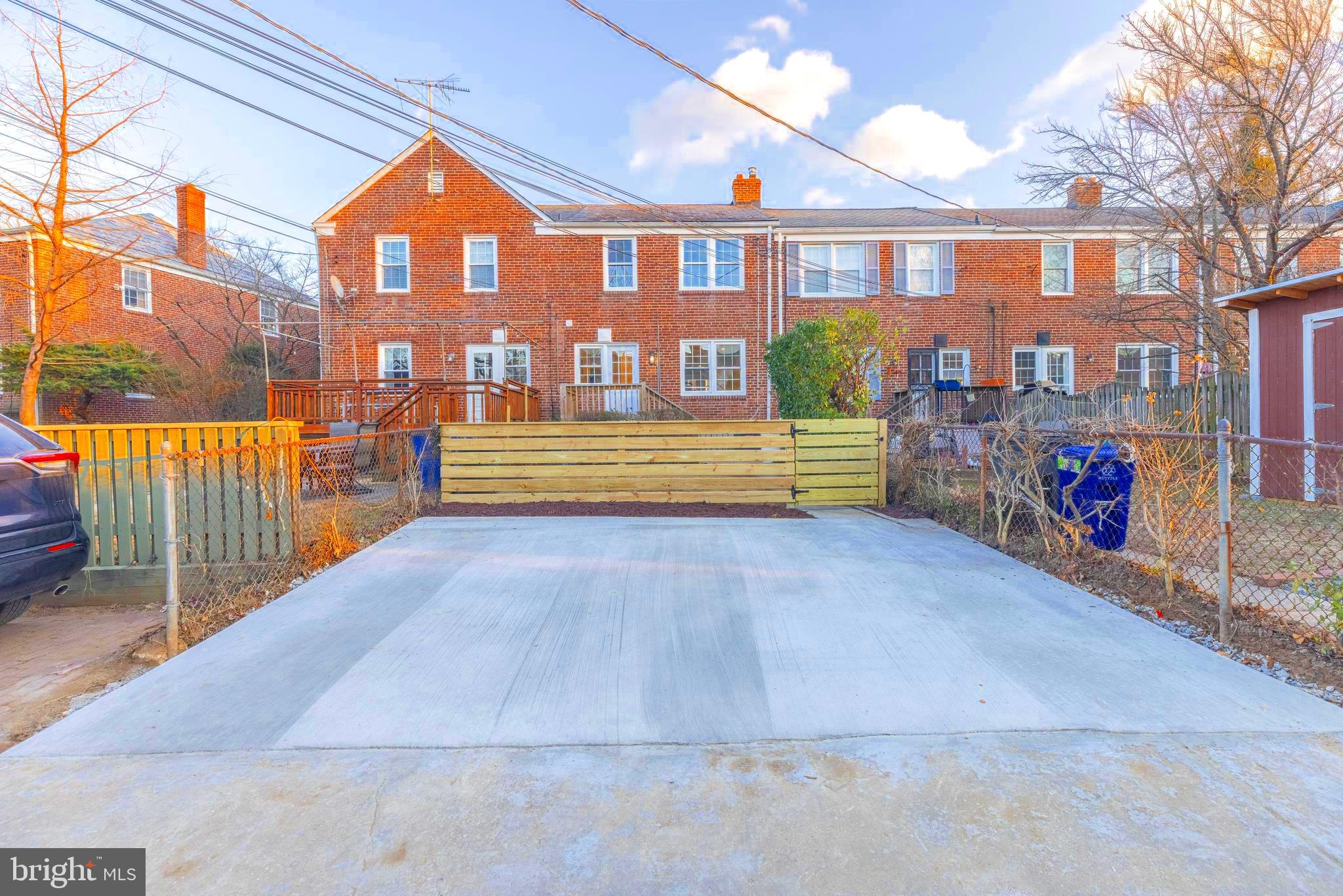 144 Stevenson Ln