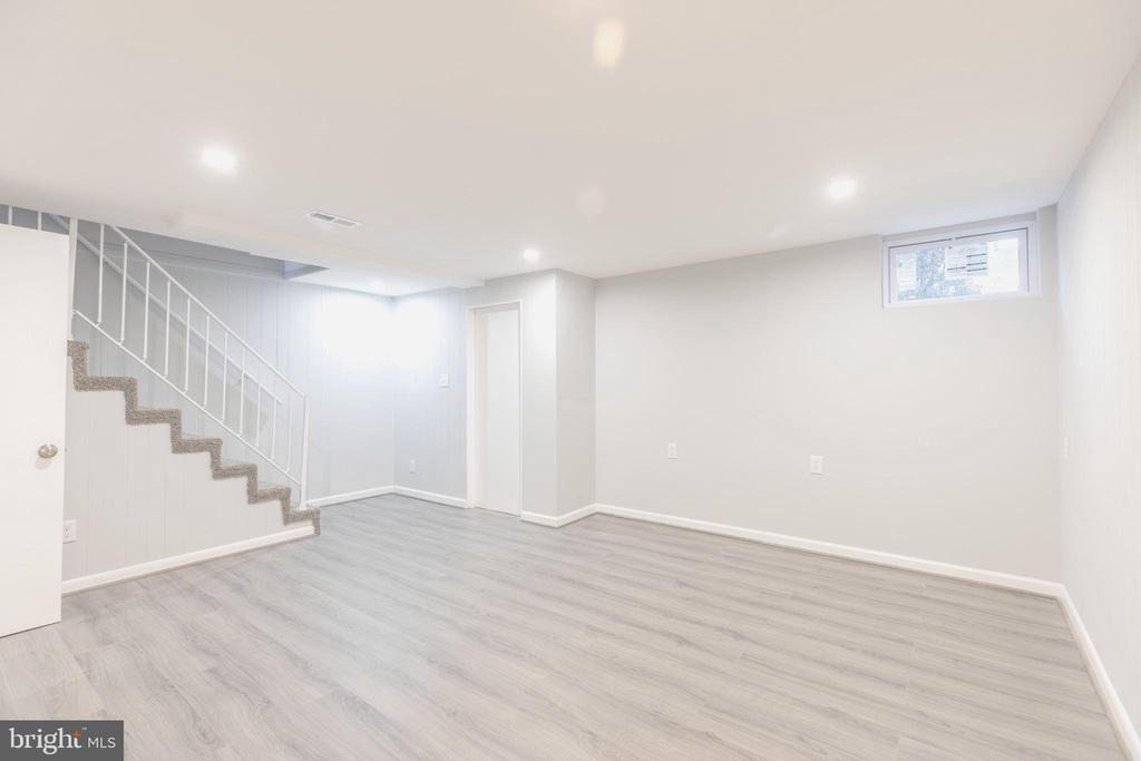 144 Stevenson Ln