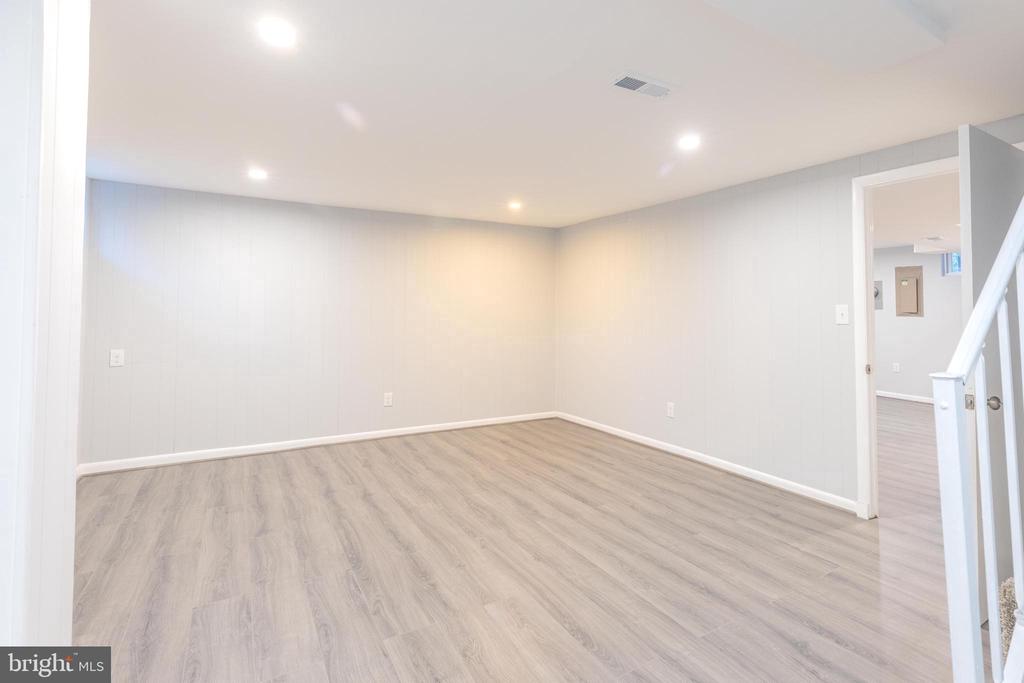 144 Stevenson Ln