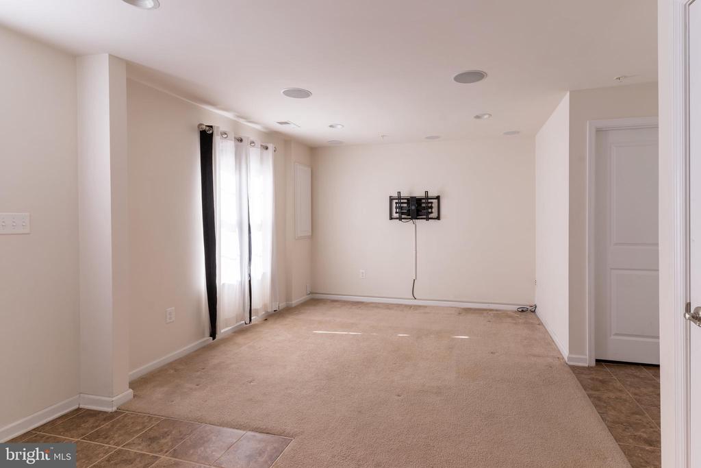 9462 Ballard Green Dr