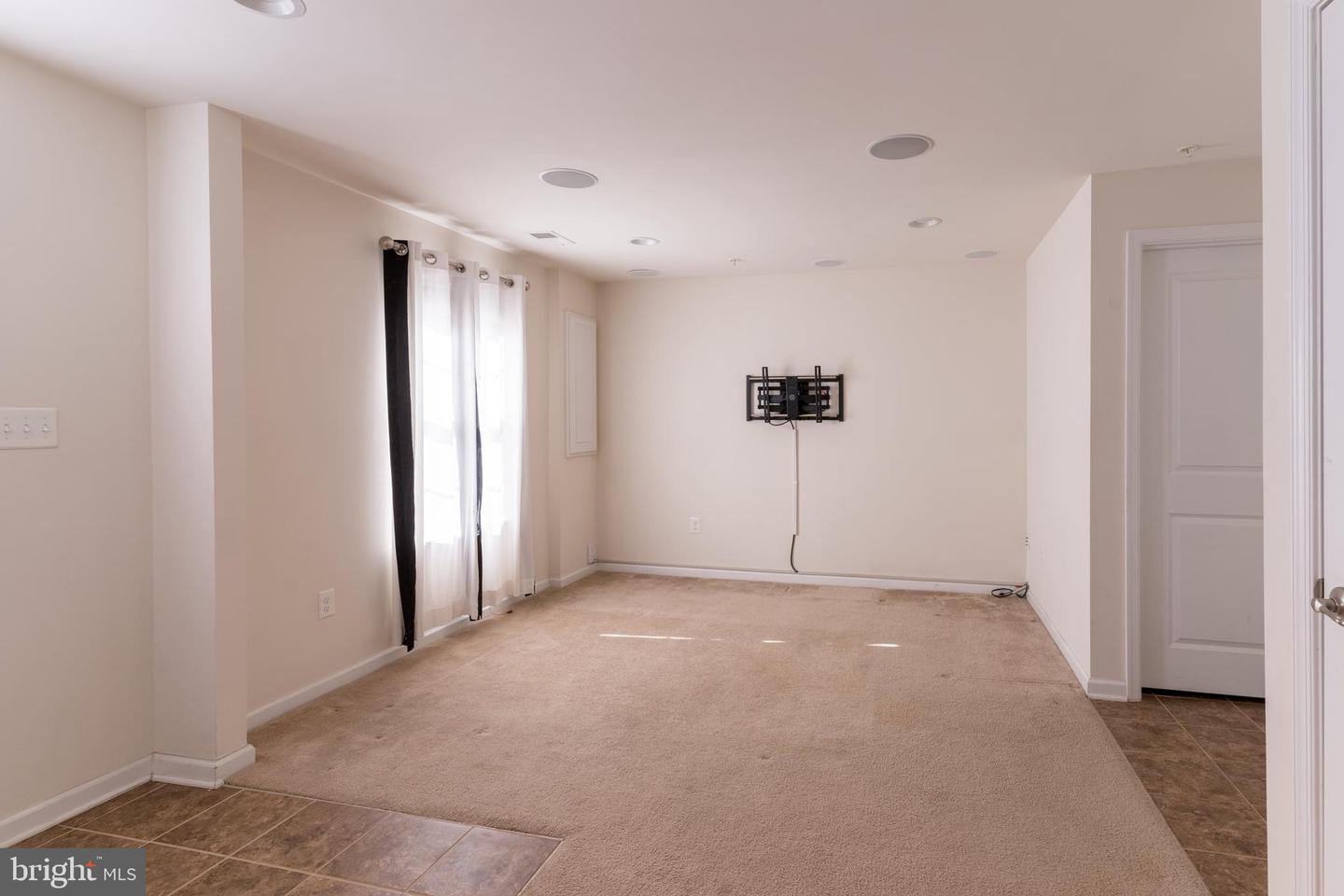 9462 Ballard Green Dr