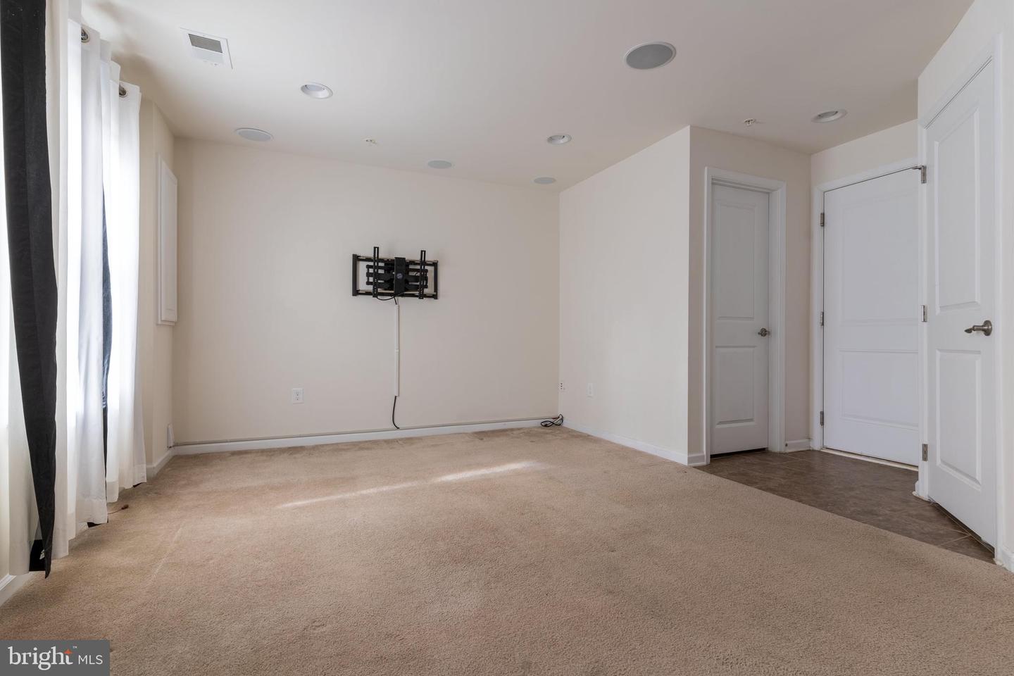 9462 Ballard Green Dr