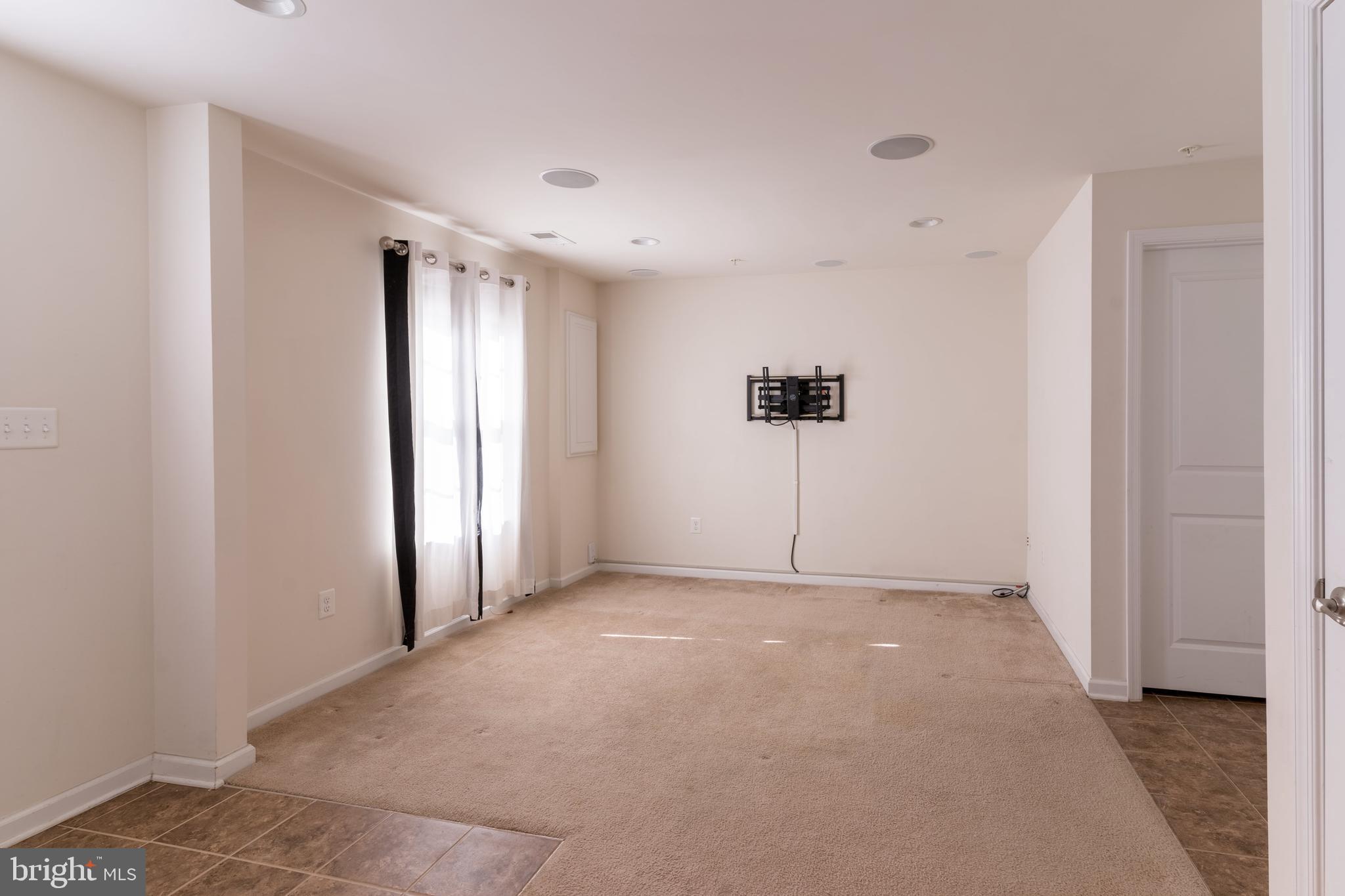 9462 Ballard Green Dr