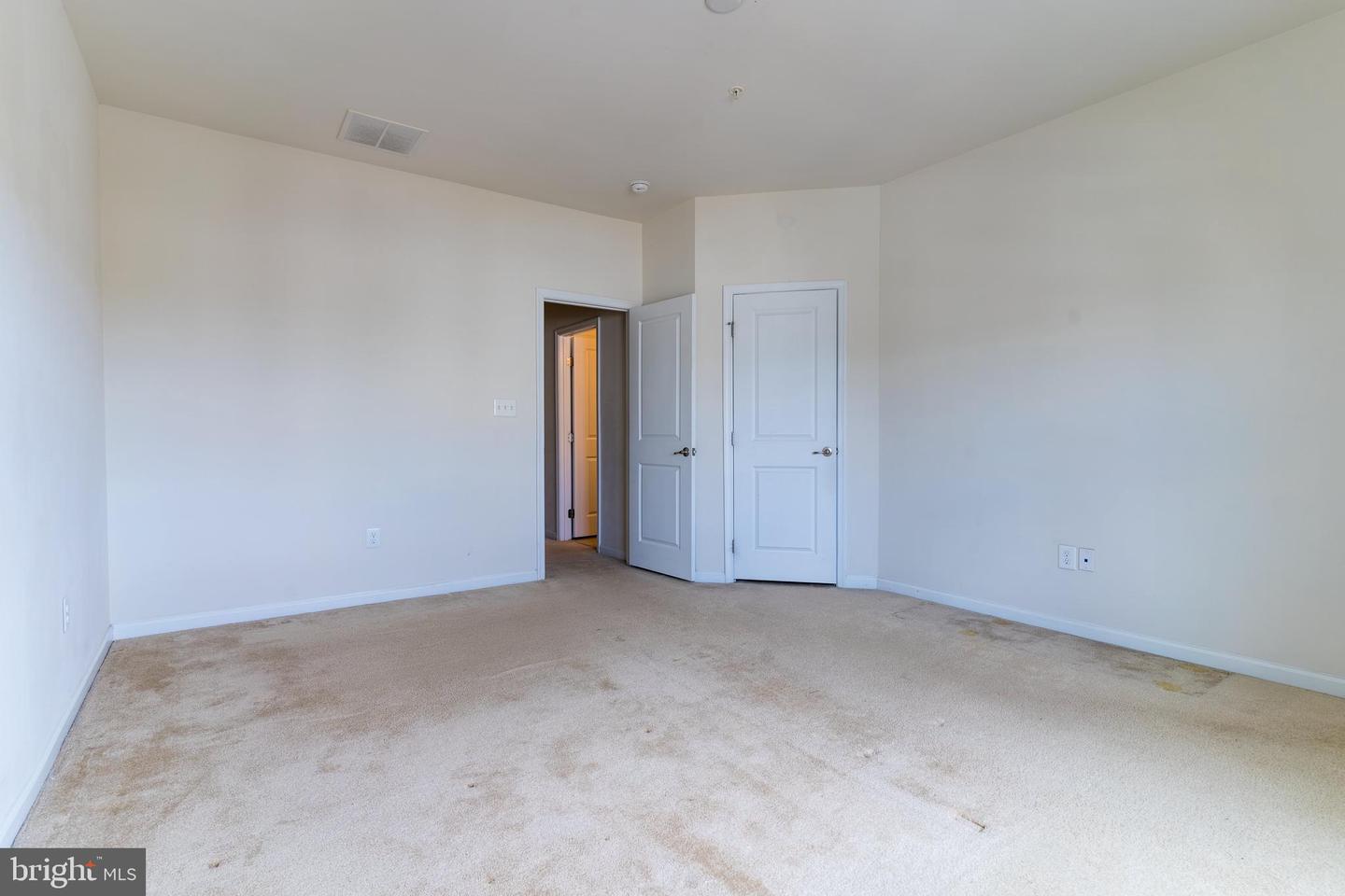 9462 Ballard Green Dr